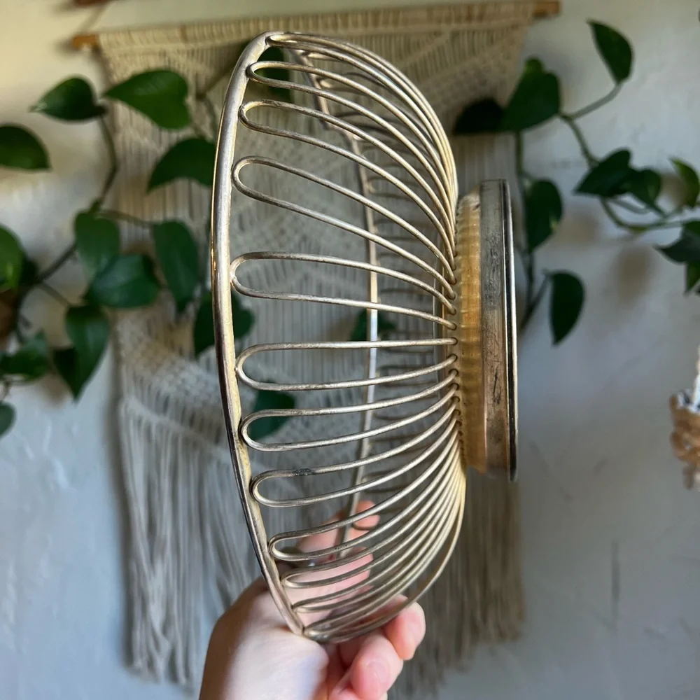 Vintage Mid Century Modern Brass Heart Basket Wire Fruit Bowl, Hollywood Regency